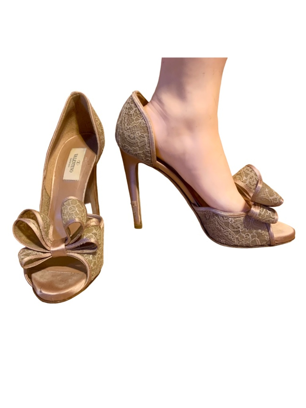 VALENTINO GARAVANI CREAM & CHAMPAGNE LACE & LEATHER D'ORSAY HEELS W/BOW (39)